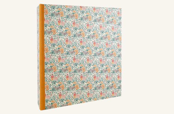 Solid and handcrafted design folder for your home
